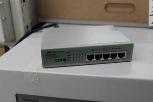 lot 75 image: Allied Telesis Fast Ethernet Switch 5-Port 10Base-T100Base-TX AT-FS705L