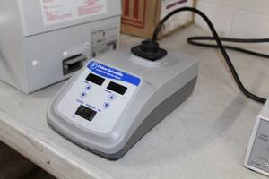 lot 67 image: Fisher Scientific Microplate Advanced Vortex Mixer