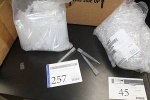 lot 257 image: Lot of (1 Box) USA Scientific 5mL Large Volumn Pipet Tips Natural 250-count Bag, Bag of Sample Cups