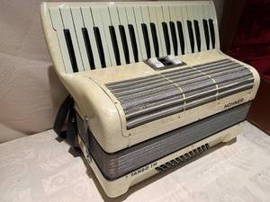 Tango IM Accordian by Hohner