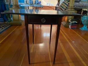 Drop Leaf Occasional Table