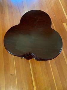 3 Legged Club Shaped Table
