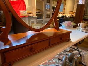 Vanity mirror