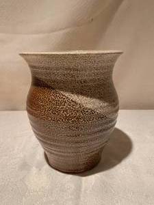 4 Pottery items