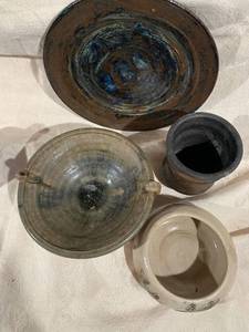 4 Pottery items