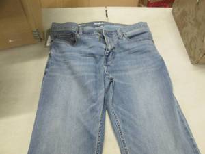 lot 5 image: Mens 33x30 inch Good Fellow Jeans ...