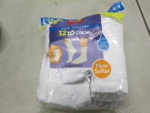 lot 49 image: Large Pack Size 5-9 Crew Socks...