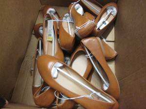 lot 56 image: Lot of Assorted Sized Universal Thr...