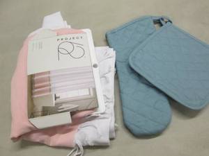 lot 88 image: Oven Mits, Shower Curtain...
