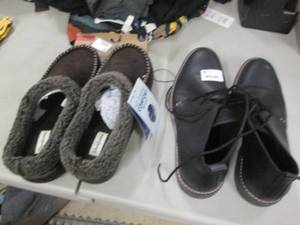 lot 161 image: Mens Size 10.5 Shoes, Size 11-12 S...