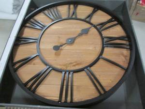 lot 181 image: Wall Clock 23 inch- missing one han...