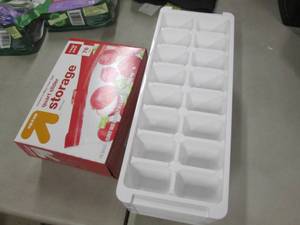 lot 211 image: 10 ice cube trays, Quart Storage Ba...