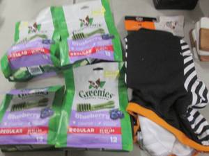 lot 214 image: 4 pks Greenies Dental Treats, Pey C...