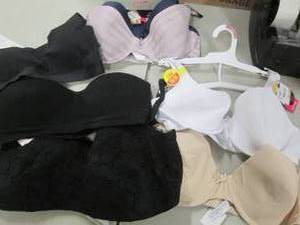 lot 237 image: 7 Assorted Bras...