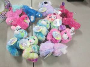 lot 239 image: 12 Cutie Cuff Pals...