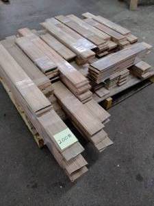lot 8 image: Red Oak 38 Beaded Wainscot (3 14 W x 1-4 Lengths)