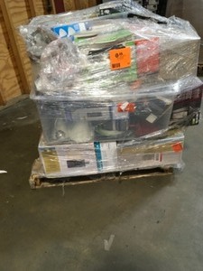 Pallet with Mixed Lightning and accessories see pictures