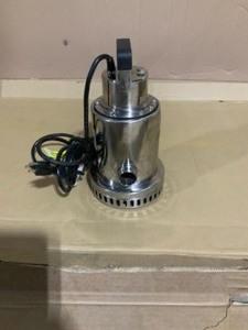 Everbilt 12 HP Waterfall Utility Pump See pics