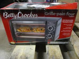 lot 89 image: Betty Crocker Compact Toaster Oven...