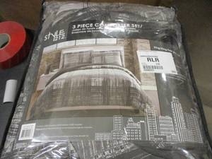 lot 256 image: Style 212 King 3 Piece Comforter Se...