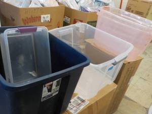 lot 8 image: 5 Storage Tubs- No lids and a Plast...