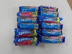 lot 162 image: Oreo Kings Size Double Size 8 Cooki...