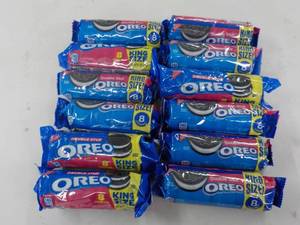 lot 163 image: Oreo Kings Size Double Size 8 Cooki...