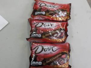 lot 182 image: Dove Heart Dark Chocolate 8.87 oz b...