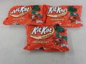 lot 206 image: Kit Kat Miniatures Milk Chocolate 3...