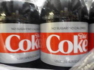 lot 224 image: Case of 12 - 1.25 Liter Bottles Die...