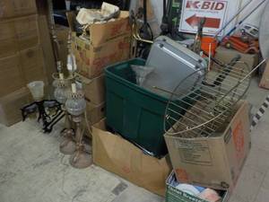 lot 241 image: Lot of unclaimed merchandise...