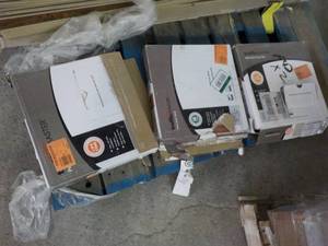 lot 305 image: 3 Cases Traffic Master Peel and Sti...