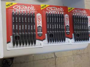 lot 316 image: 3 - 8 Sharpie in a pkg Lot...