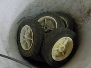 lot 318 image: Bucket of Wheels...