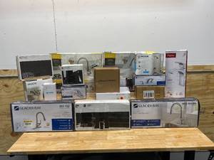 lot 45 image: Lot of Various Faucets