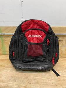 lot 75 image: HUSKY Back Pack