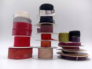 lot 104A image: High-End Ribbon Bundle