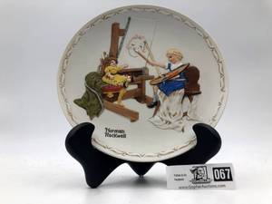 lot 067 image: Norman Rockwell-The Artists Daughter Bas Relief Plate- Limited Edition (Valued $35)