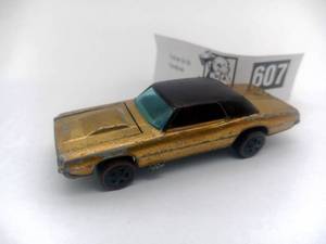 lot 1-607 image: Vintage 1967 Hot Wheels Custom T Bird (Value  $120)