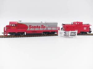 lot 062 image: Vintage Bachmann 1980s HO Scale Santa Fe Locomotive & Caboose