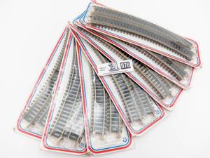 lot 076 image: Twenty Four 18 Curved Tracks in 6 Package