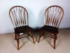4 Windsor Dining Room Chairs - Assembled in America Brand Valued 380