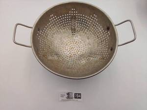 lot 194 image: Vintage Aluminum Kitchenware Bundle