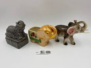 lot 053 image: Elephant Figurines