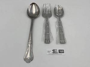 lot 168 image: Vintage Kitchen Necessities