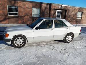 lot 1001 image: Very Collectable 1989 Mercedes 190E 2.6 No Reserve