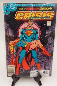 (DC) OCT 1985 Crisis on Infinite Earths Issue #7 (Valued $50)