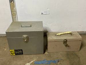 lot 7 image: Tool Box Set