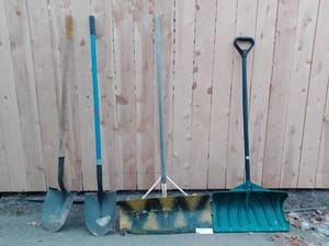 lot 4 image: 4 Shovels