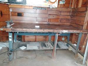 lot 32 image: Workbench